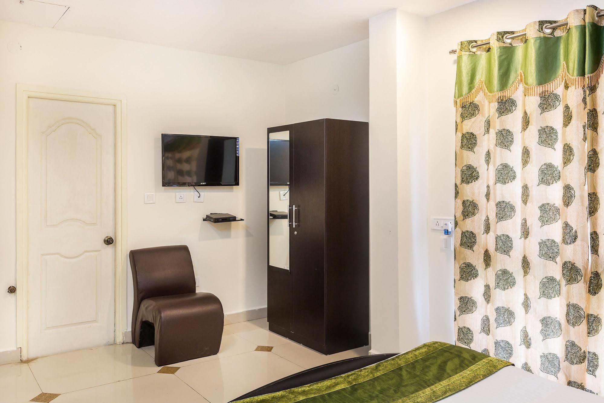 Hotel Treebo Srico, Banjara Hills Hajdarabad Zewnętrze zdjęcie