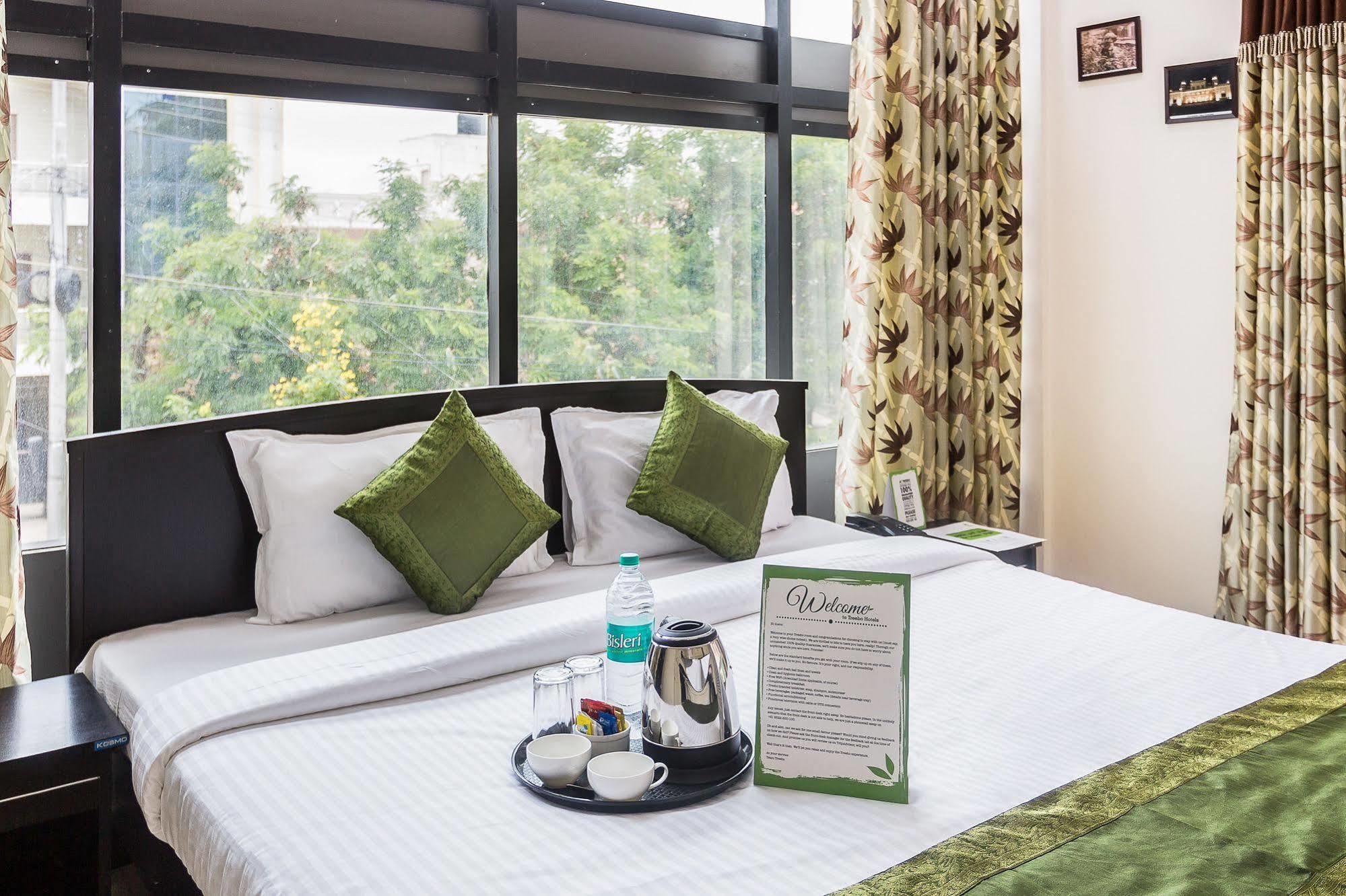 Hotel Treebo Srico, Banjara Hills Hajdarabad Zewnętrze zdjęcie