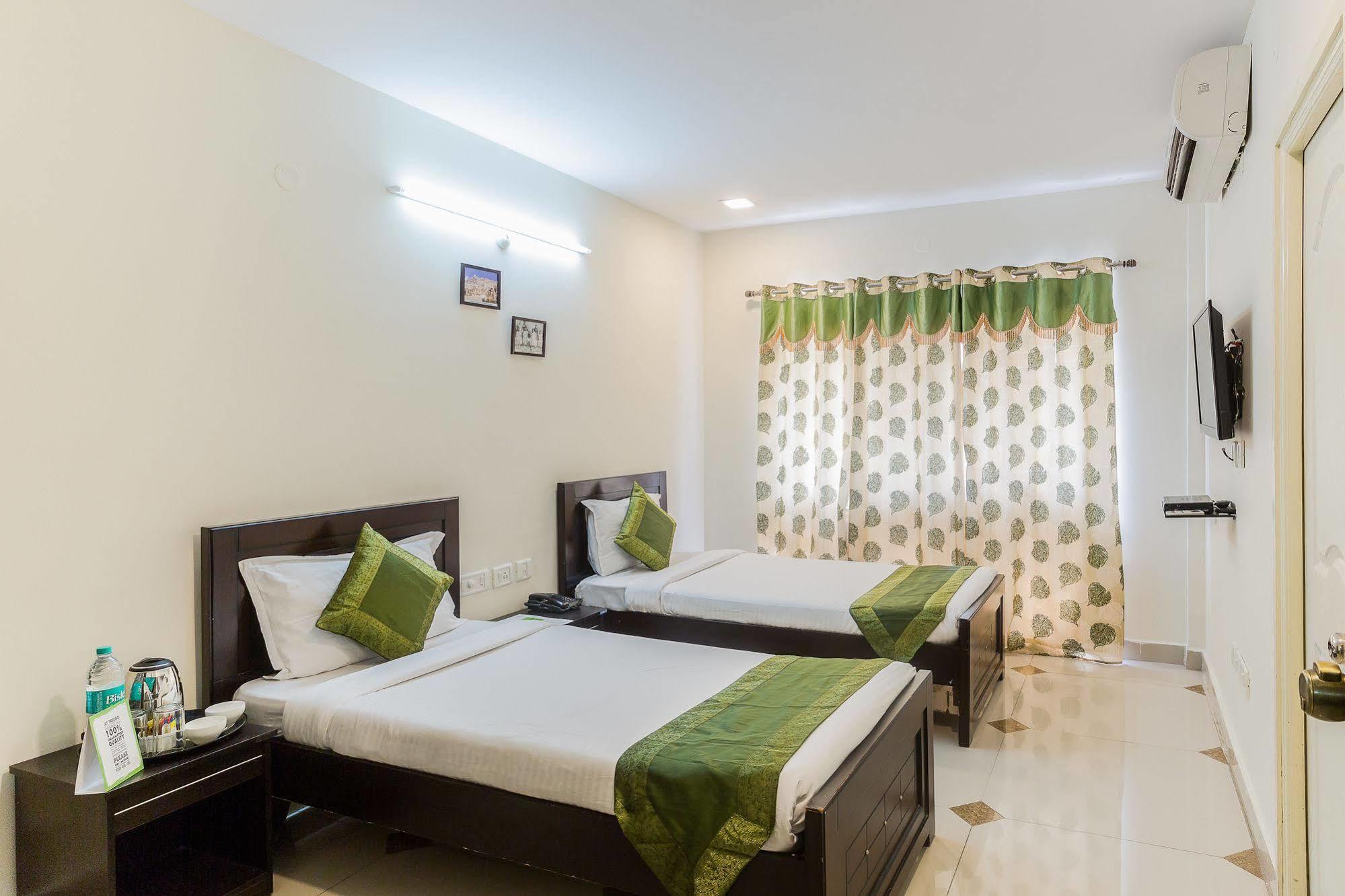 Hotel Treebo Srico, Banjara Hills Hajdarabad Zewnętrze zdjęcie