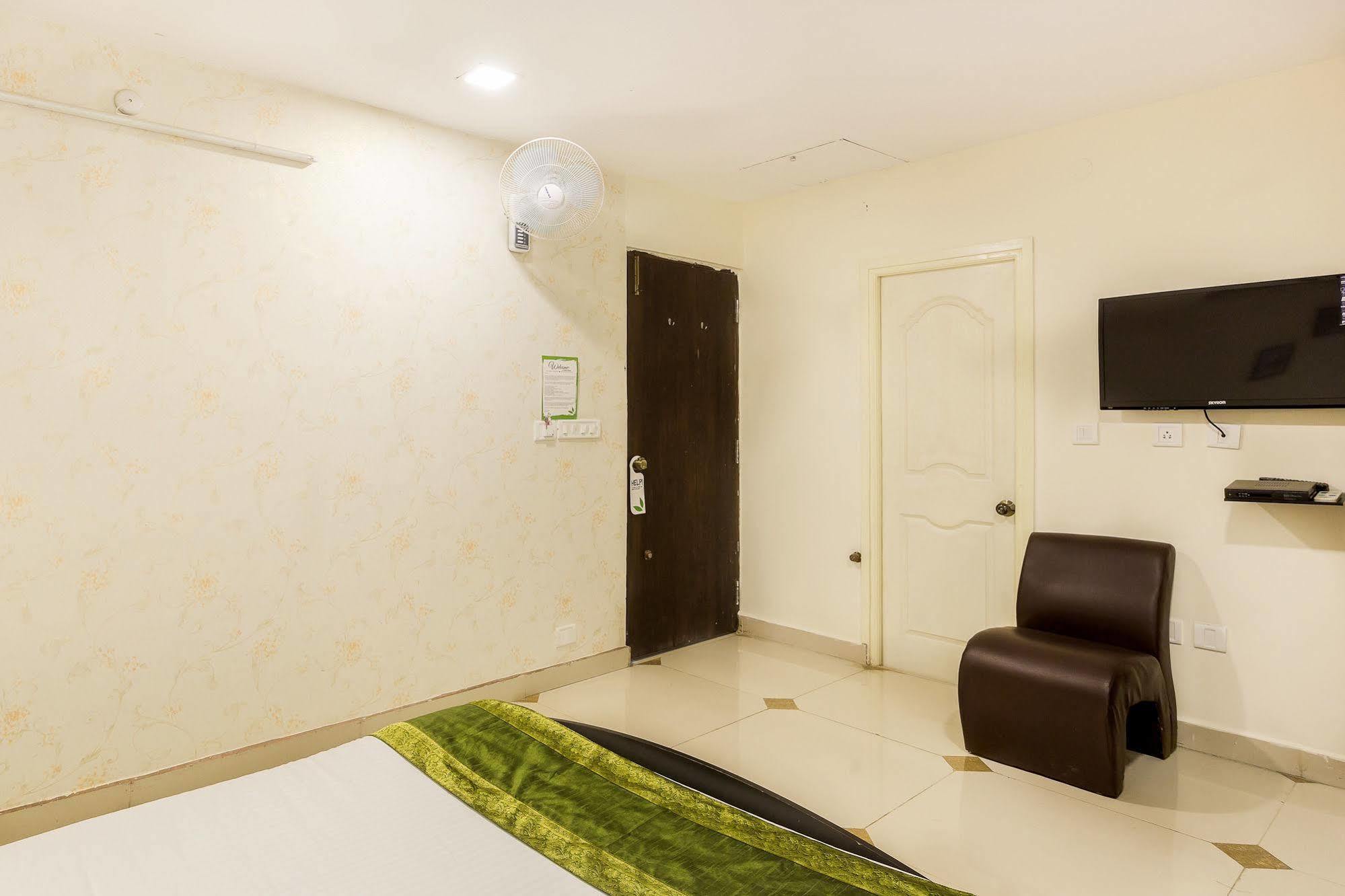 Hotel Treebo Srico, Banjara Hills Hajdarabad Zewnętrze zdjęcie