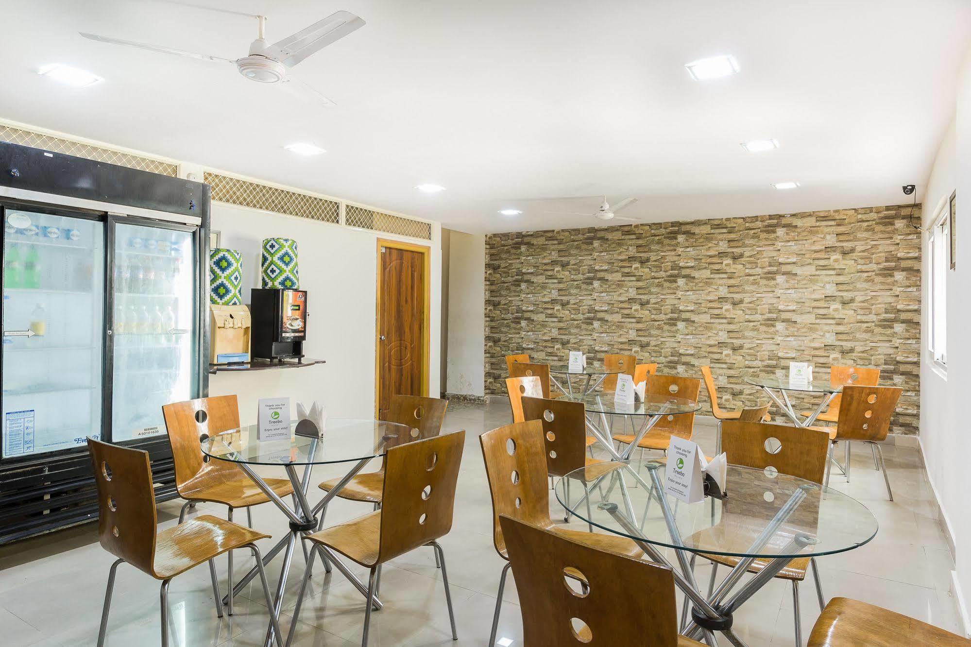 Hotel Treebo Srico, Banjara Hills Hajdarabad Zewnętrze zdjęcie