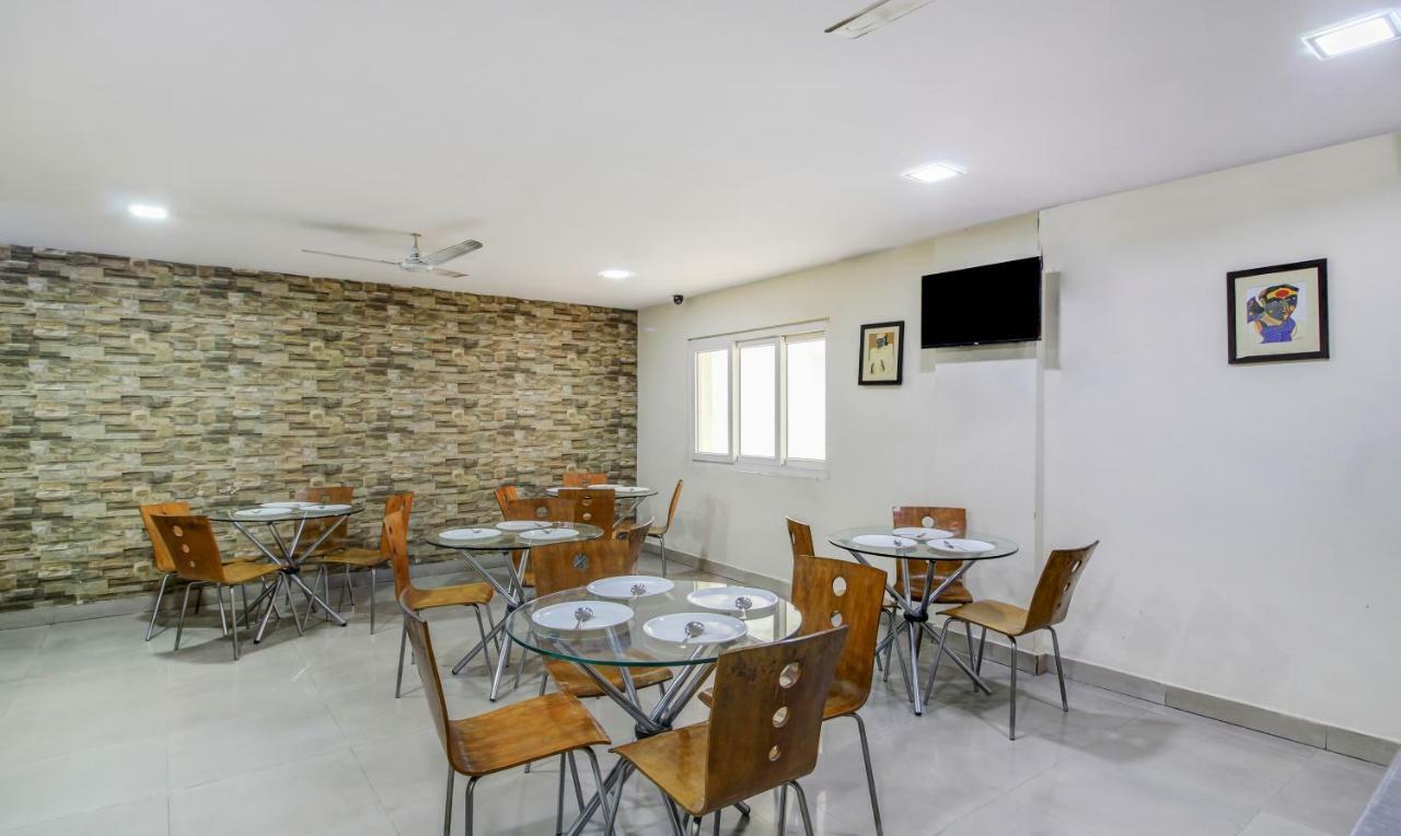 Hotel Treebo Srico, Banjara Hills Hajdarabad Zewnętrze zdjęcie